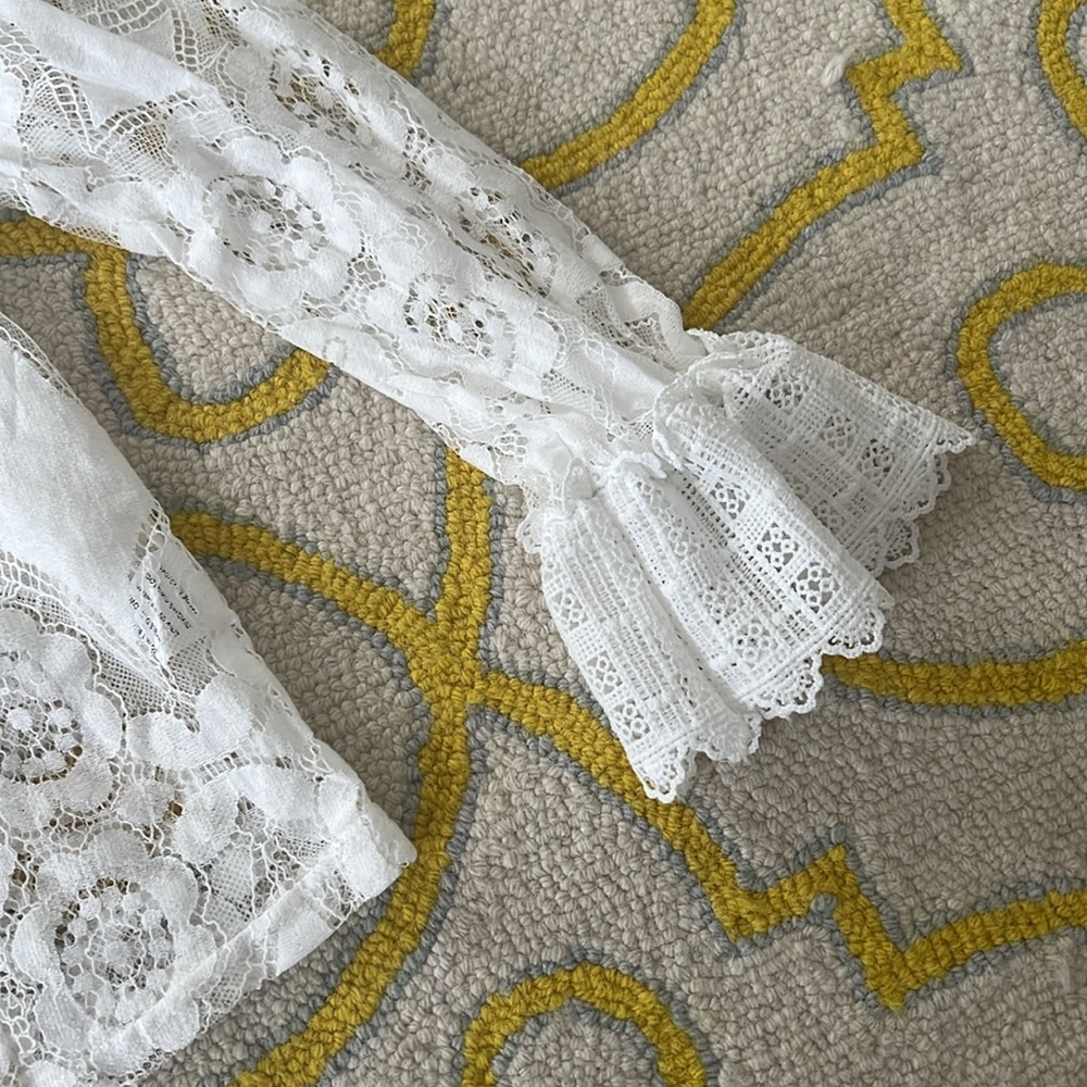 NWOT Lace Top. Sz L - Picture 5 of 9